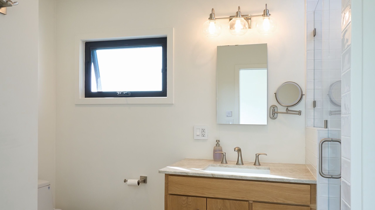Photo of Bathroom in Pierpont Bay