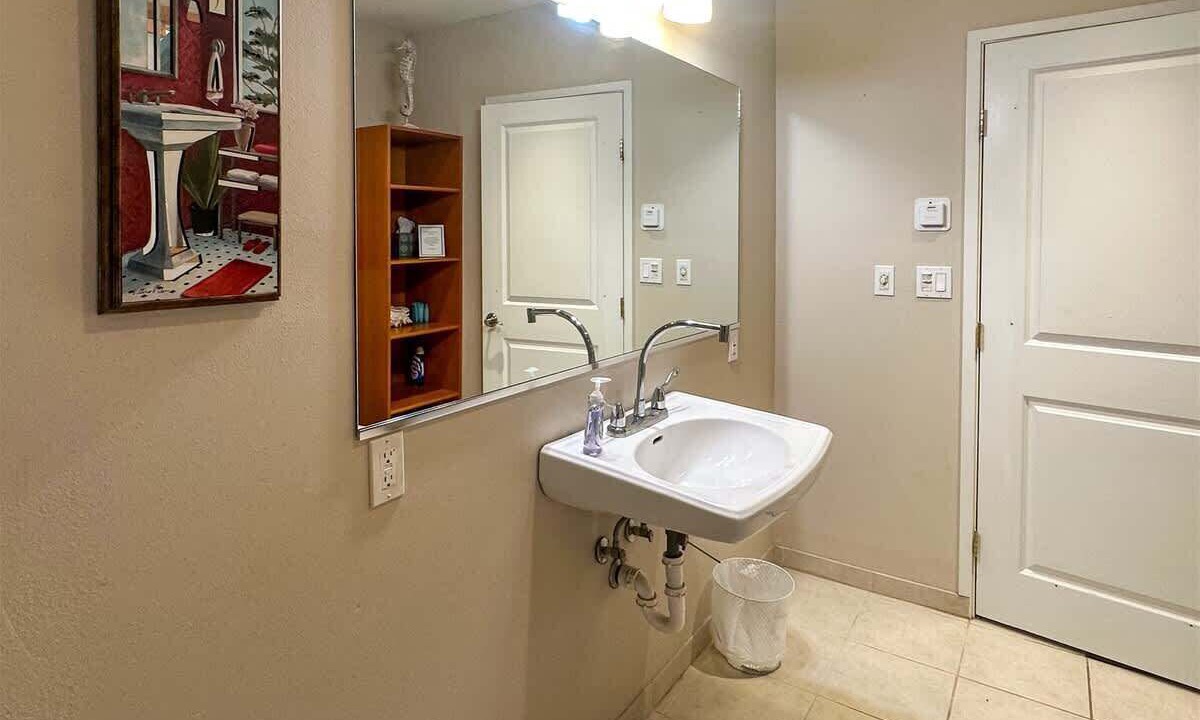 Photo of Bathroom in Adelma Beach