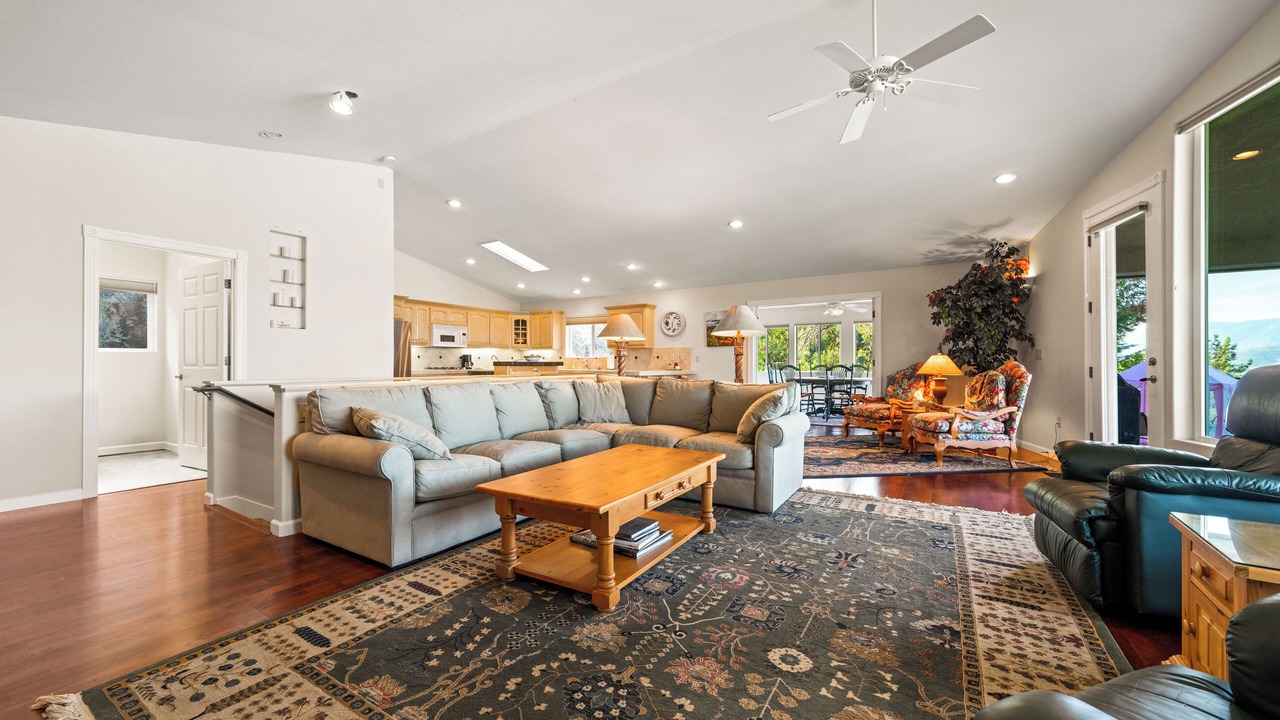 Photo of Livingroom in Lakehead