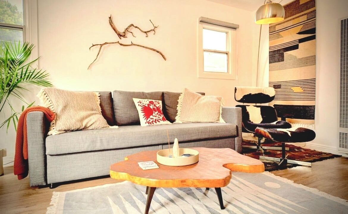 Photo of Livingroom in Mid City