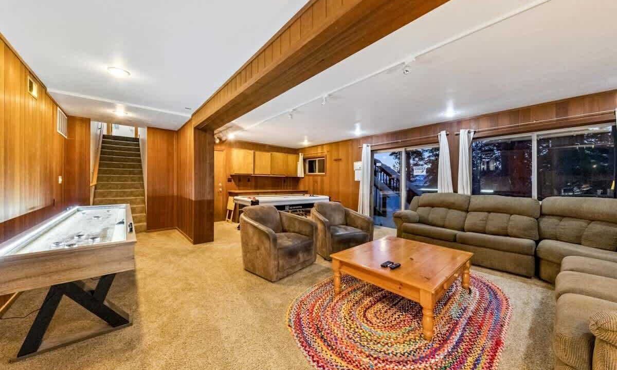 Photo of Livingroom in Montgomery Estates