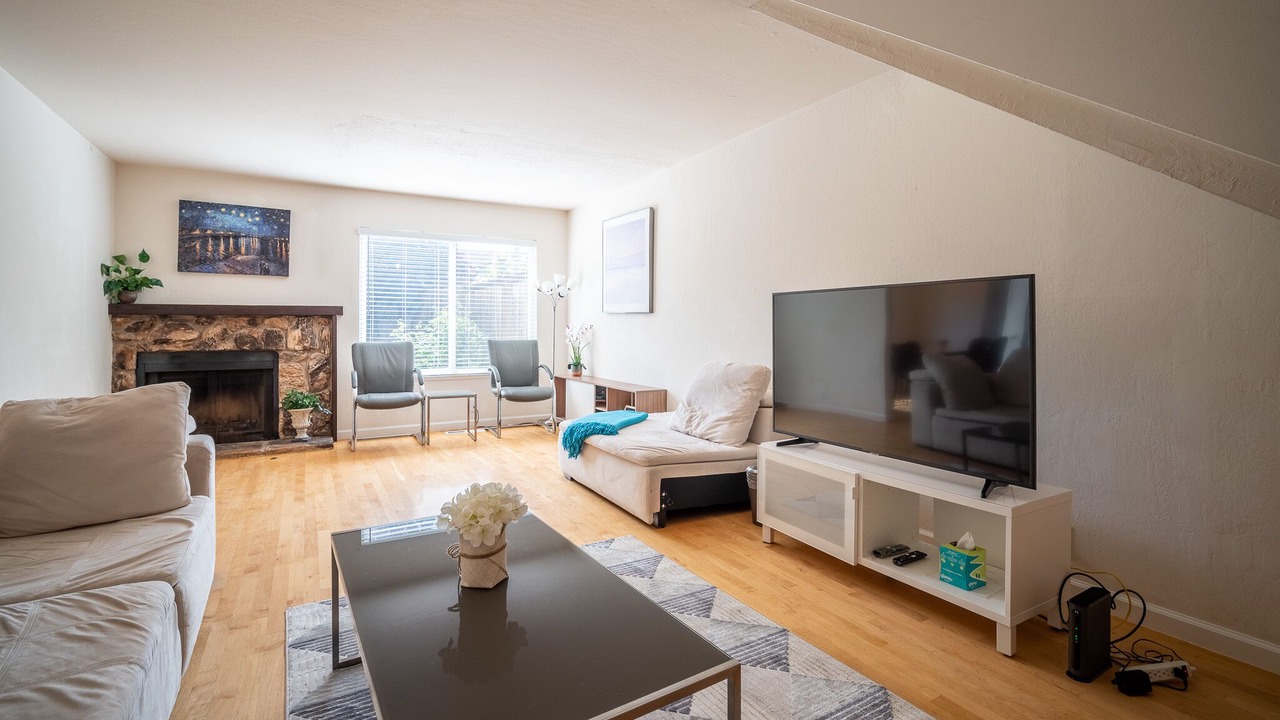 Photo of Livingroom in Campbell