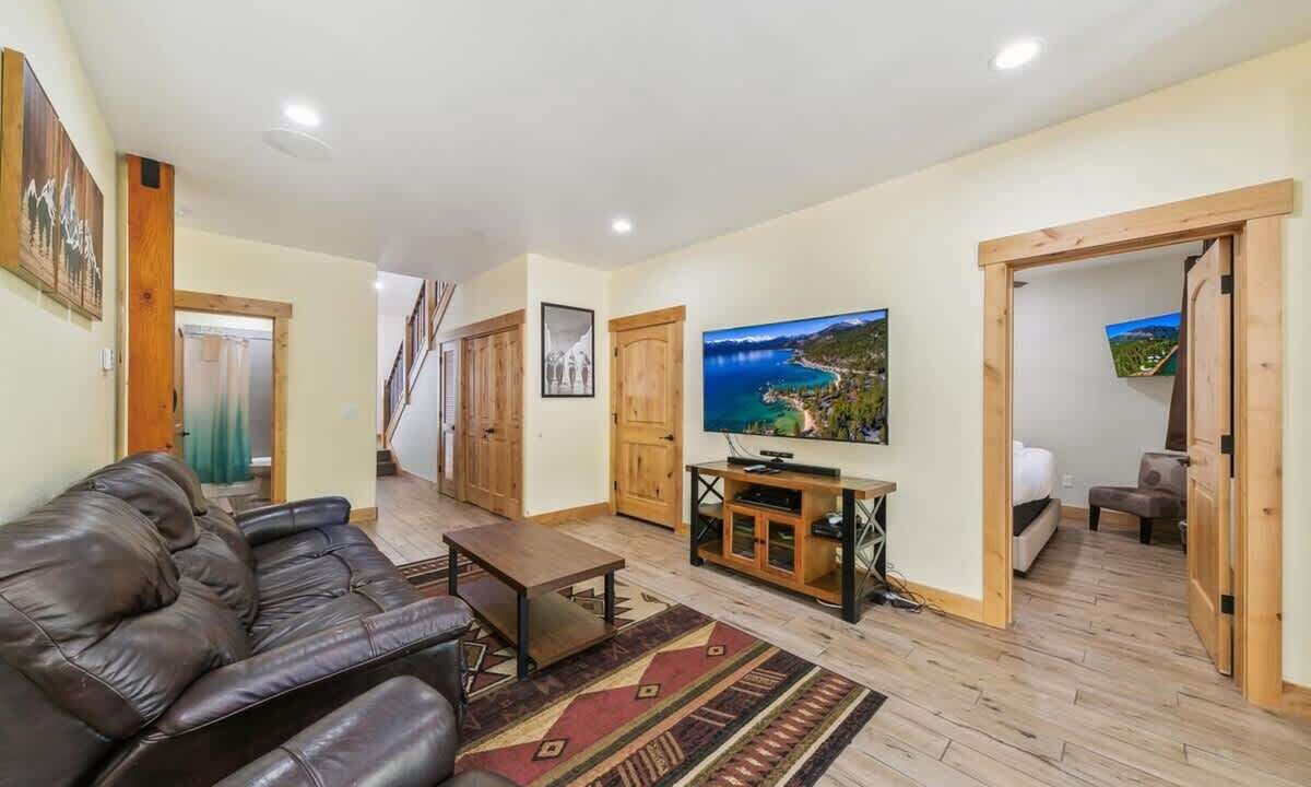 Photo of Livingroom in Mountain View Estates