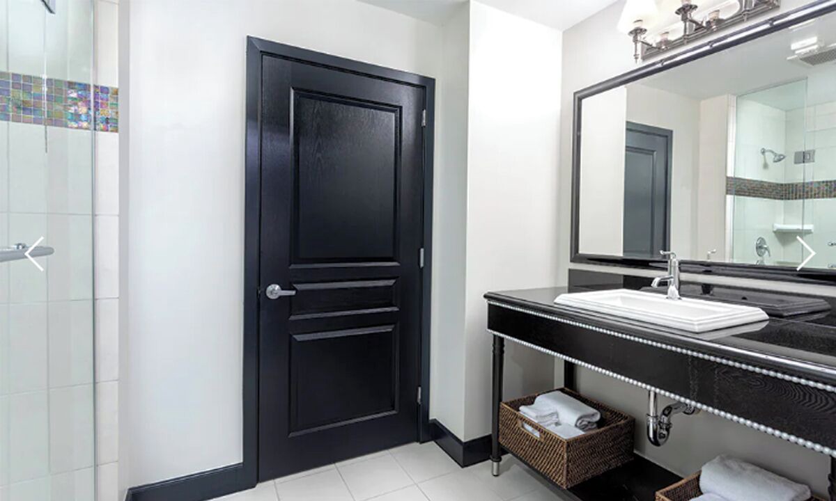 Photo of Bathroom in Theater District