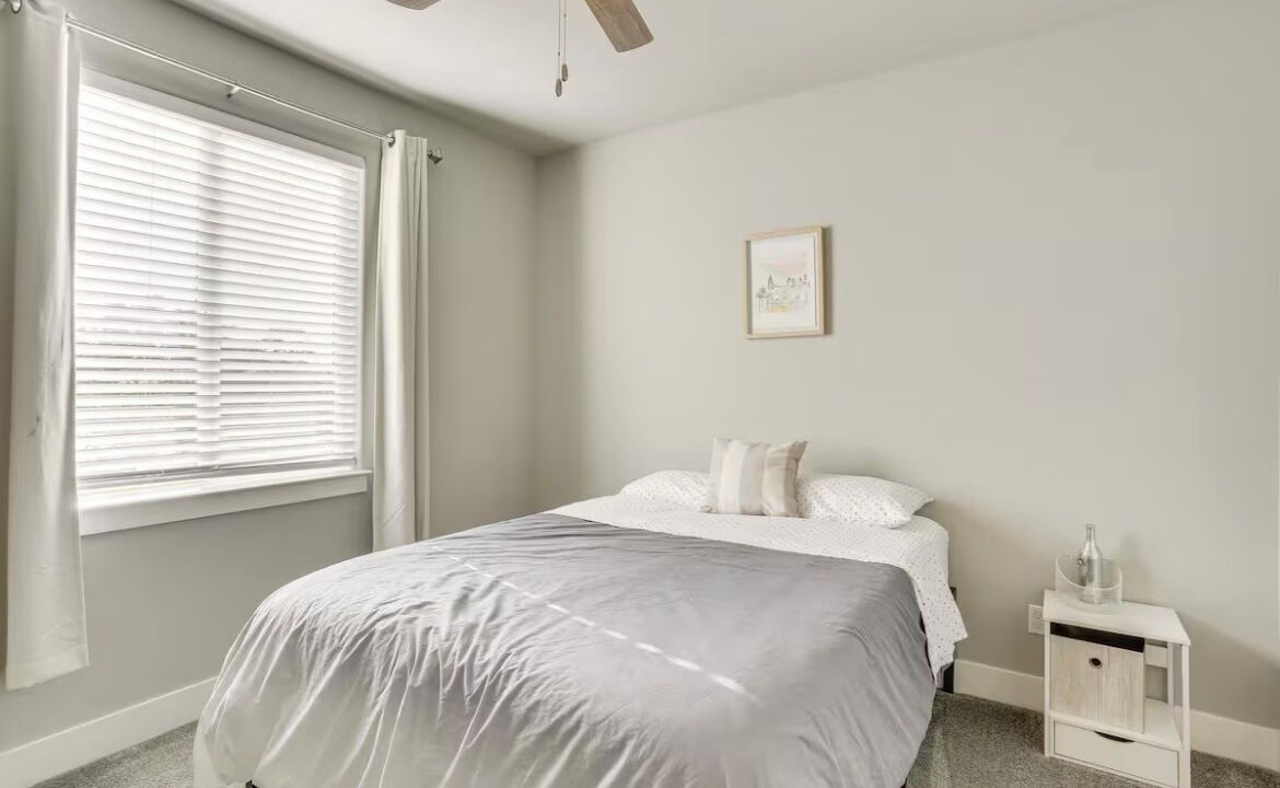 Photo of Bedroom in Shasta Lake