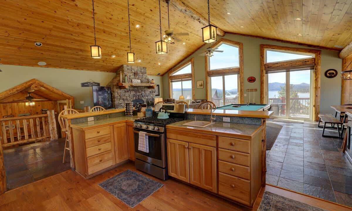 Photo of Kitchen in Castle Glen Estates
