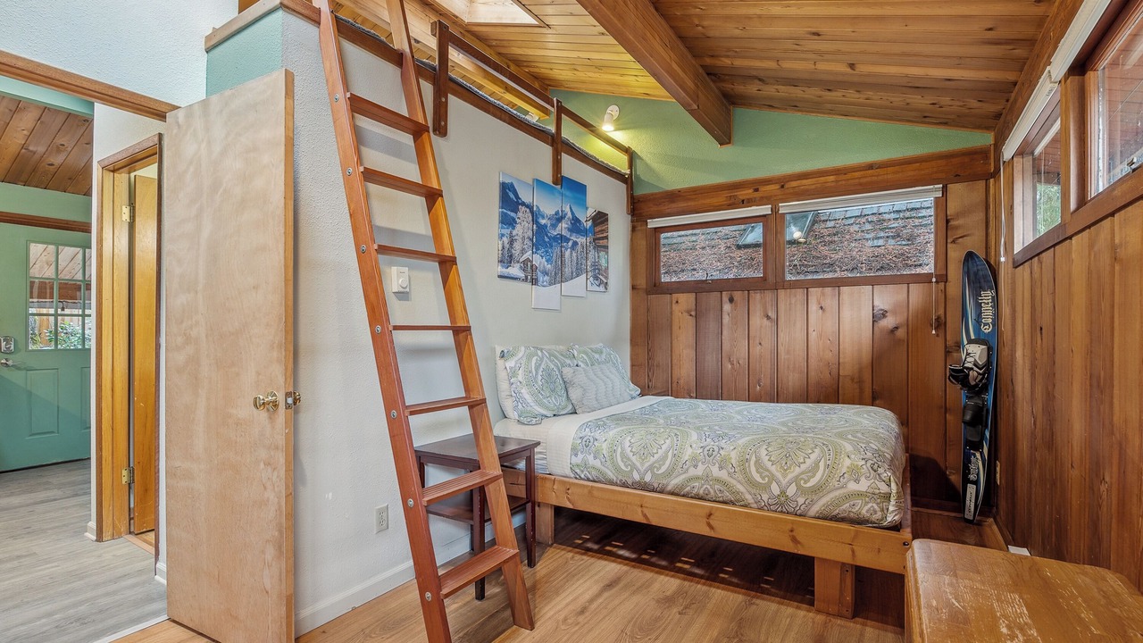 Photo of Bedroom in Gold Bar