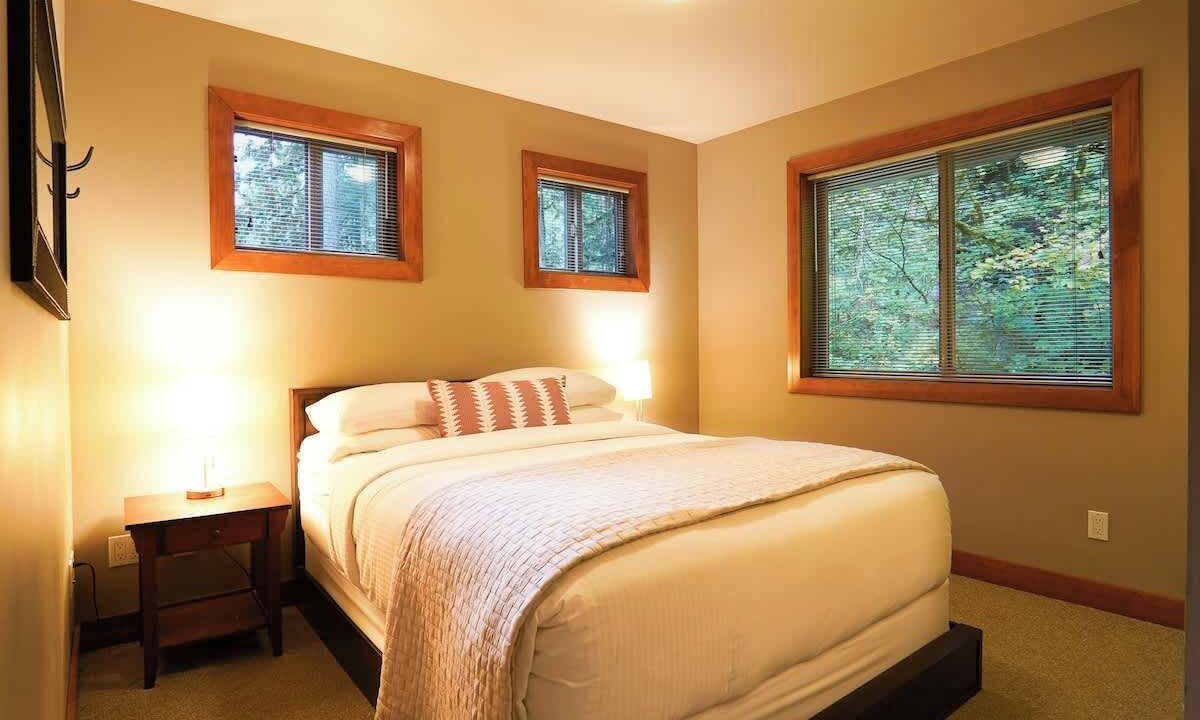 Photo of Bedroom in Glacier