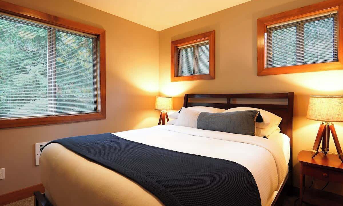 Photo of Bedroom in Glacier