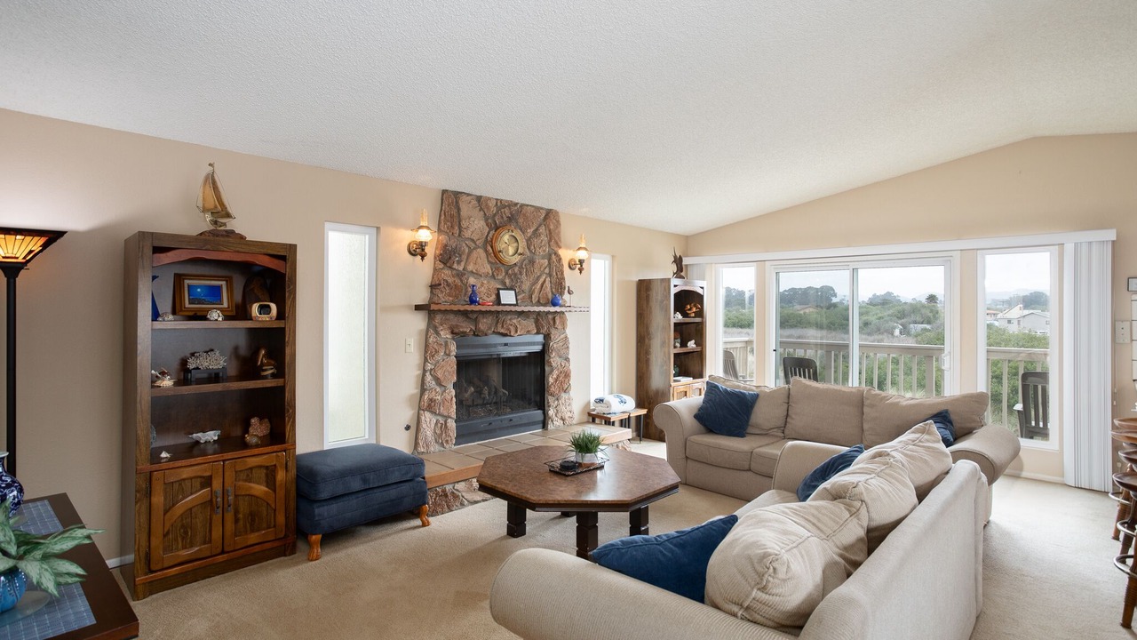 Photo of Livingroom in Oceano