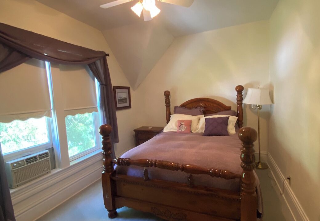 Photo of Bedroom in McCloud