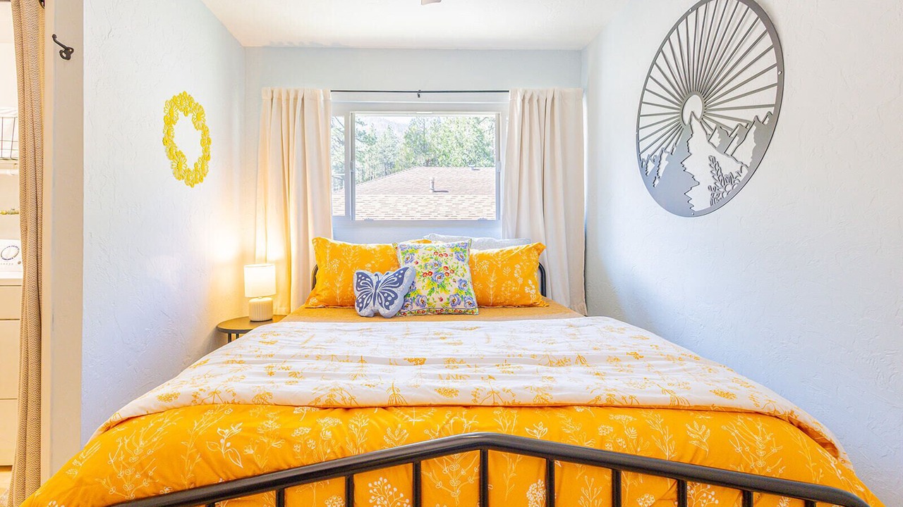 Photo of Bedroom in Wrightwood