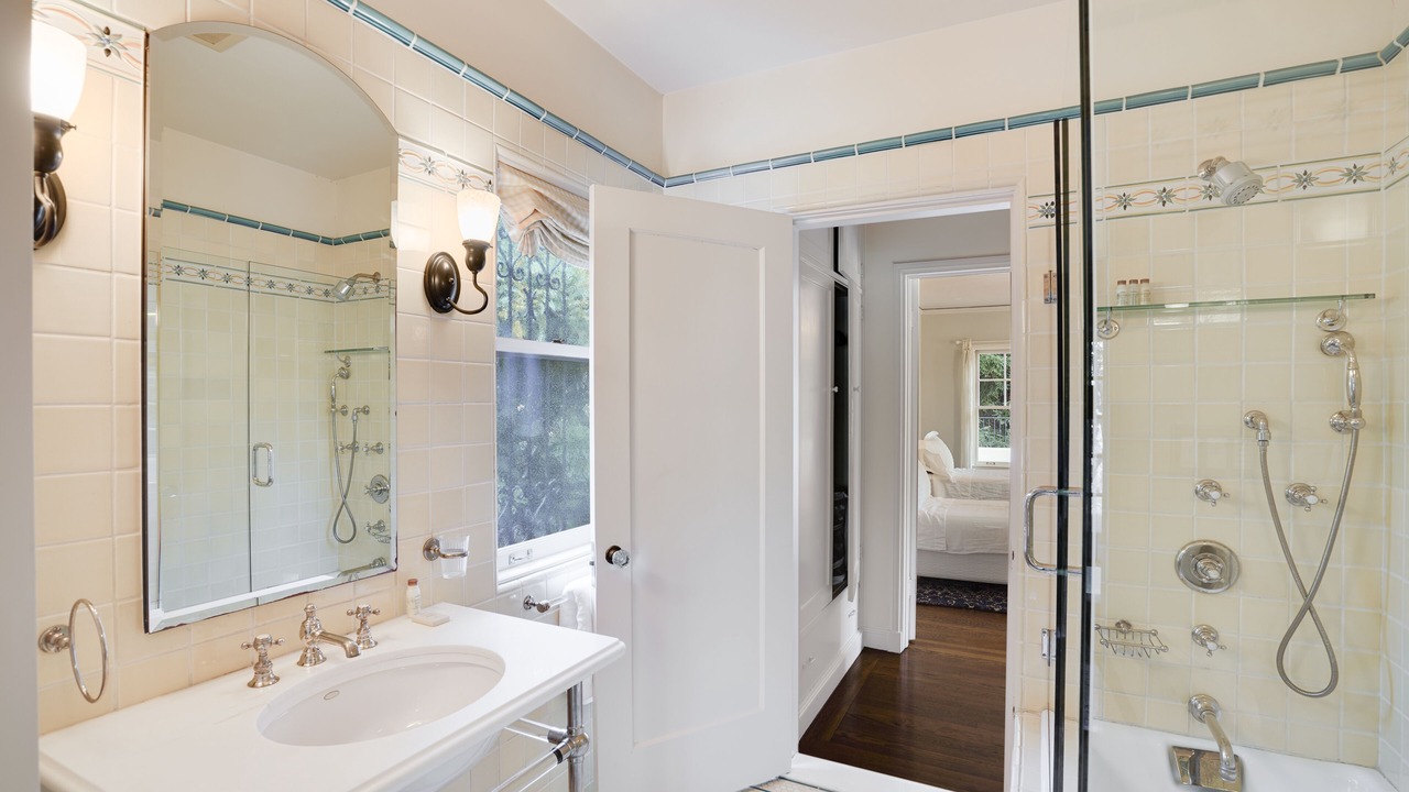 Photo of Bathroom in Crescent Park