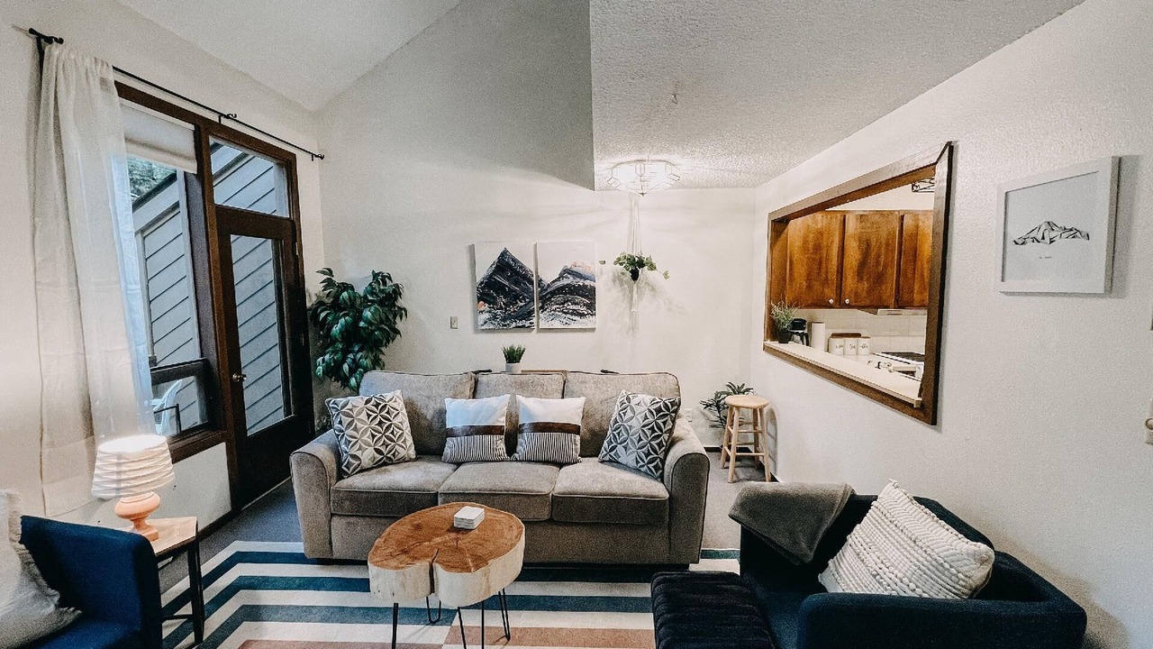 Photo of Livingroom in Glacier