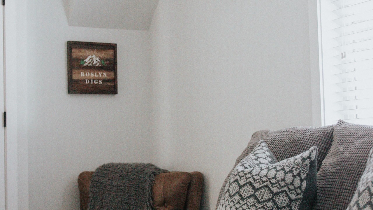 Photo of Bedroom in Roslyn