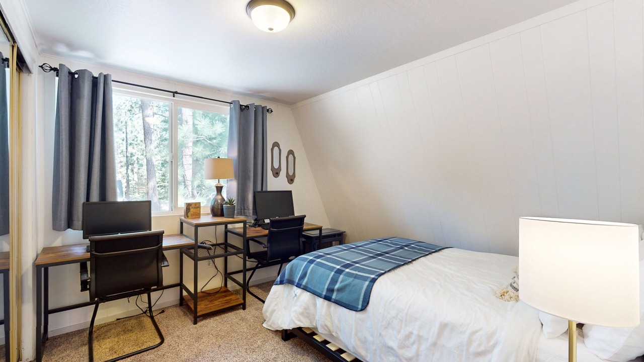 Photo of Bedroom in Tahoe Island