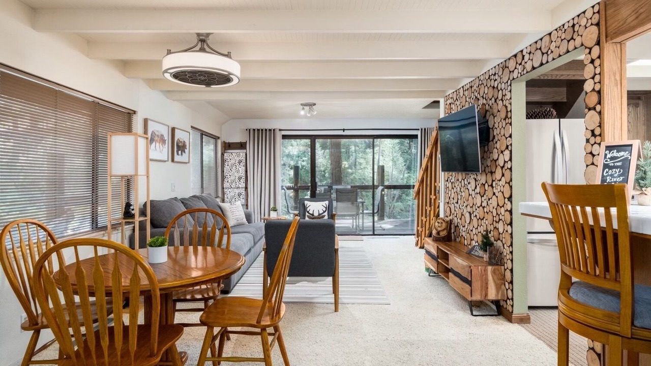 Photo of Livingroom in Pollock Pines