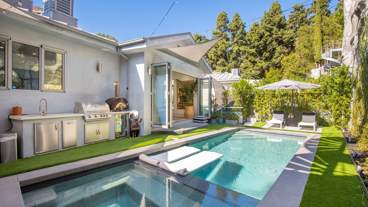 Photo of Outdoor in Hollywood Dell