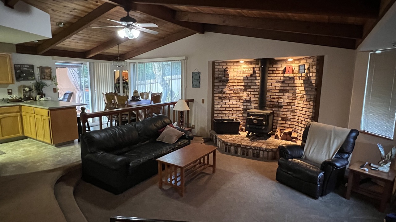 Photo of Livingroom in Willow Creek