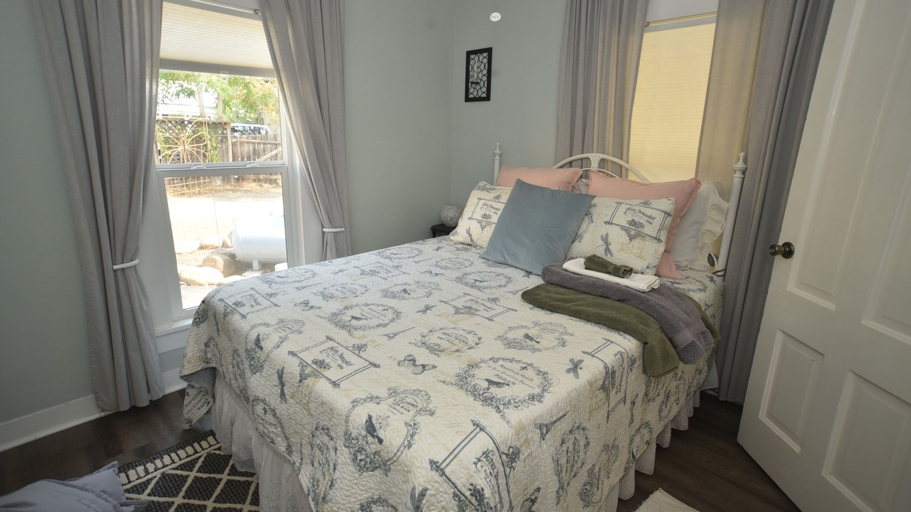 Photo of Bedroom in Dunsmuir