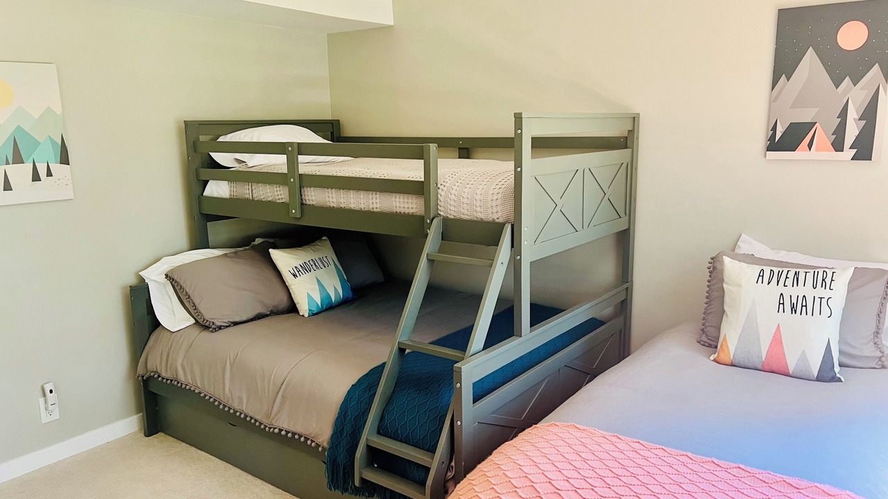 Photo of Bedroom in Lake Forest
