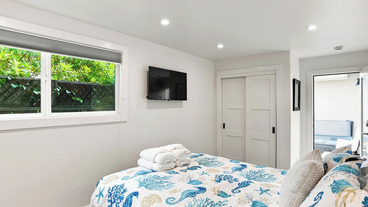 Photo of Bedroom in Opal Cliffs