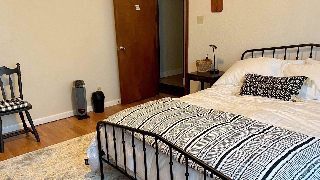 Photo of Bedroom in Klamath
