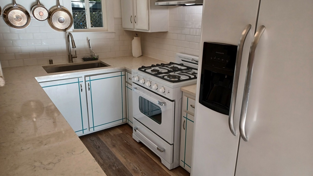 Photo of Kitchen in Burbank Gardens Neighborhood Association