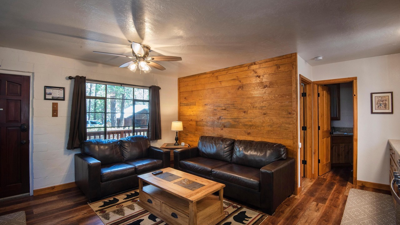 Photo of Livingroom in North Wawona