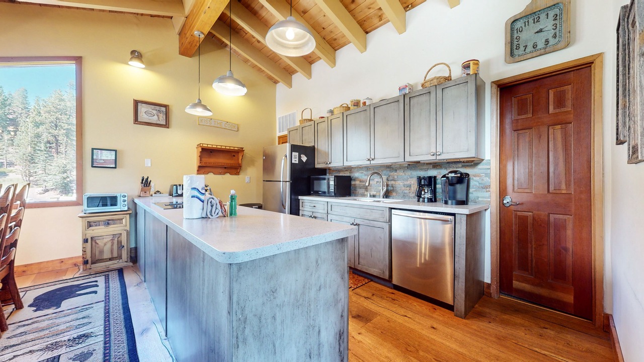 Photo of Kitchen in Mammoth Lakes