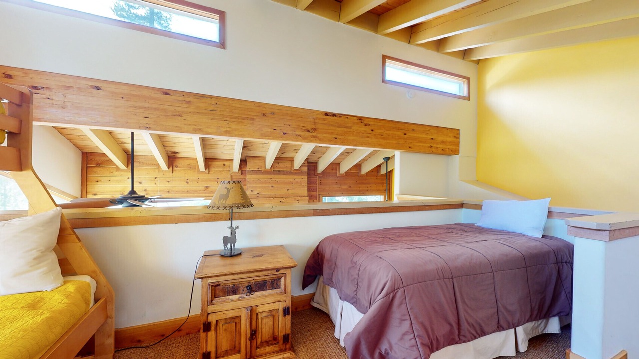 Photo of Bedroom in Mammoth Lakes