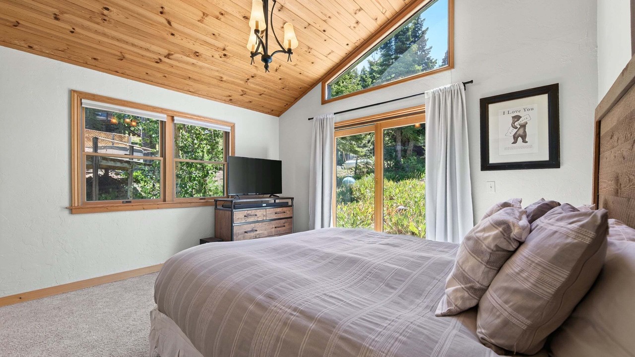 Photo of Bedroom in Alpine Meadows