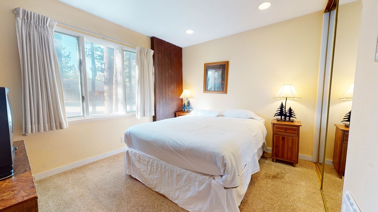 Photo of Bedroom in Mammoth Lakes