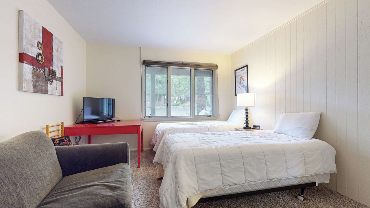 Photo of Bedroom in Mammoth Lakes