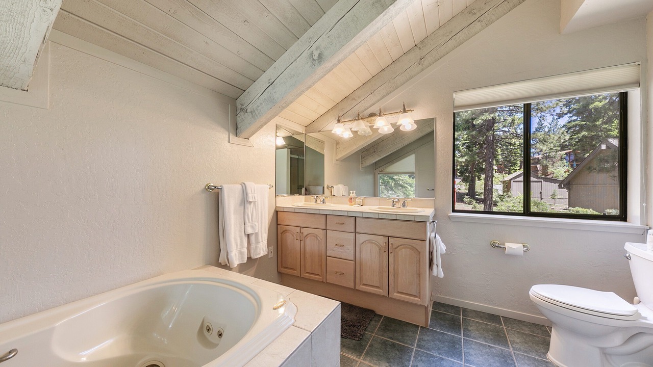 Photo of Bathroom in Lake Forest