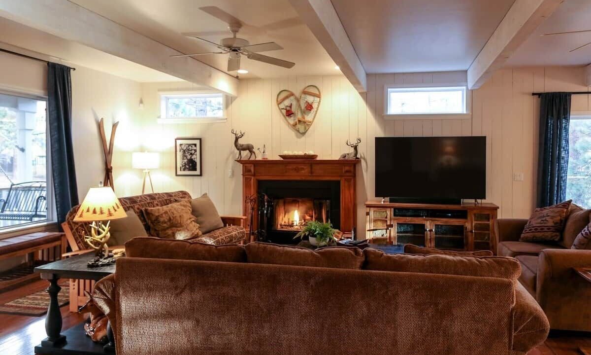 Photo of Livingroom in Big Bear Lake