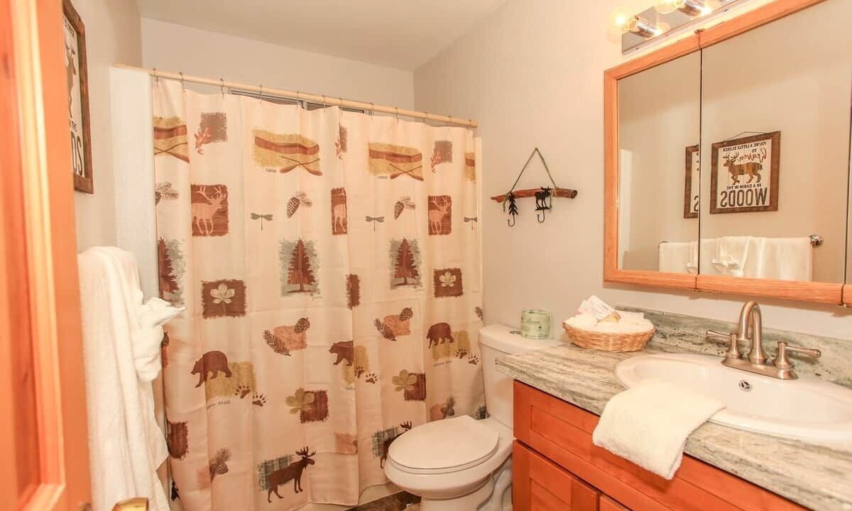 Photo of Bathroom in Upper Moonridge