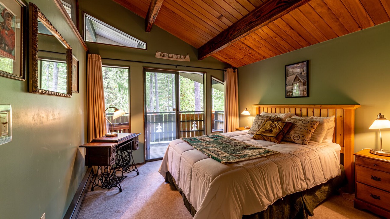 Photo of Bedroom in Glacier