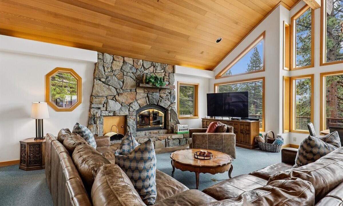 Photo of Livingroom in Lake Forest