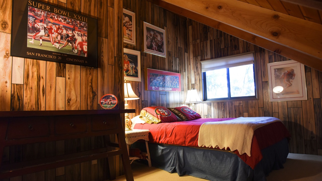 Photo of Bedroom in McCloud