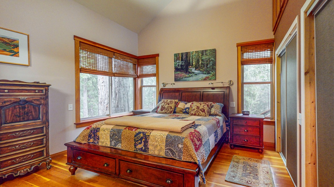 Photo of Bedroom in Timber Cove