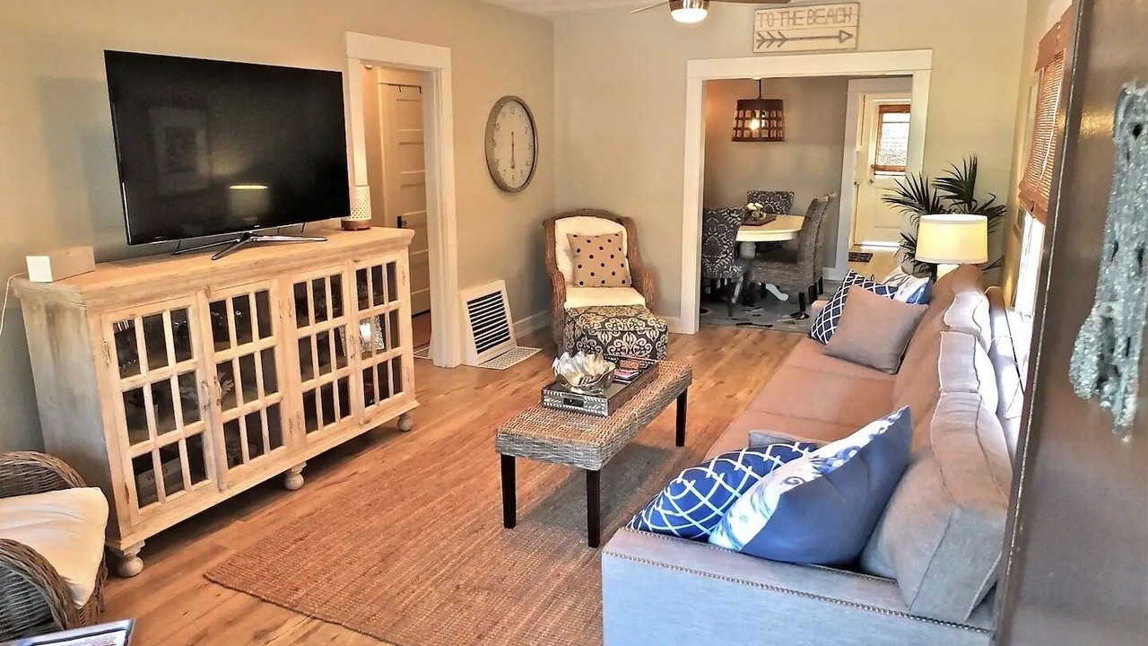 Photo of Livingroom in Belmont Shore