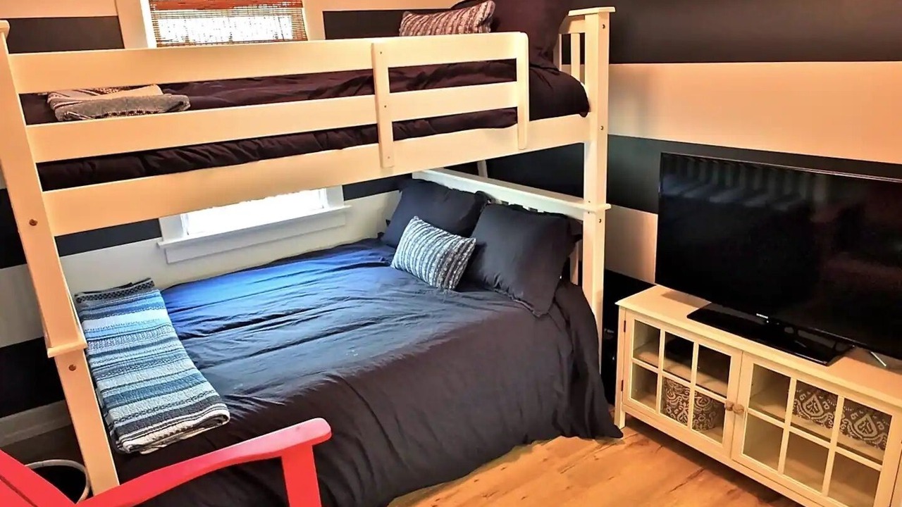 Photo of Bedroom in Belmont Shore