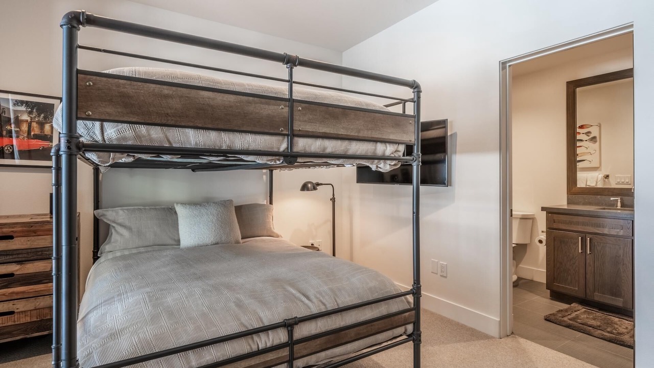 Photo of Bedroom in Mammoth Lakes