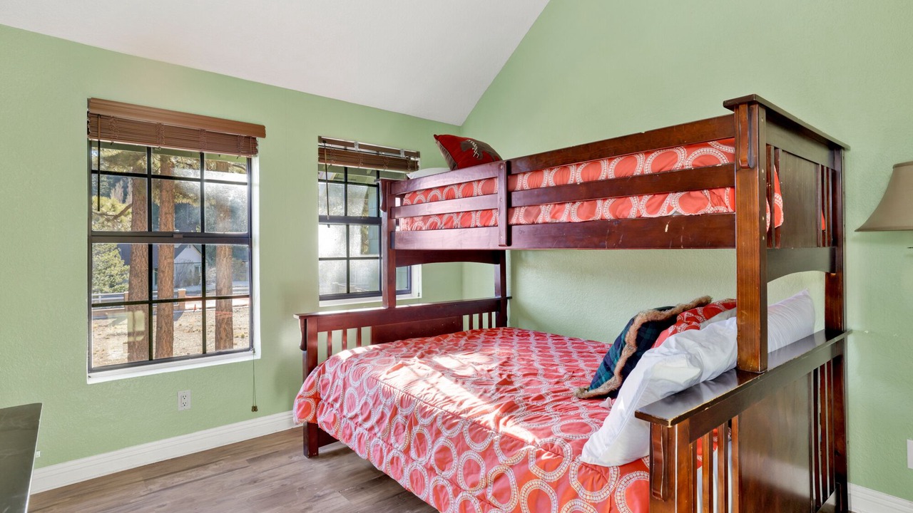 Photo of Bedroom in Fawnskin