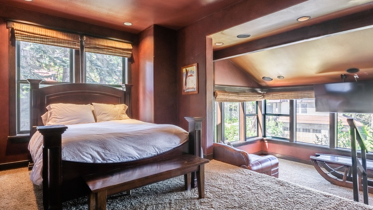 Photo of Bedroom in Mammoth Lakes