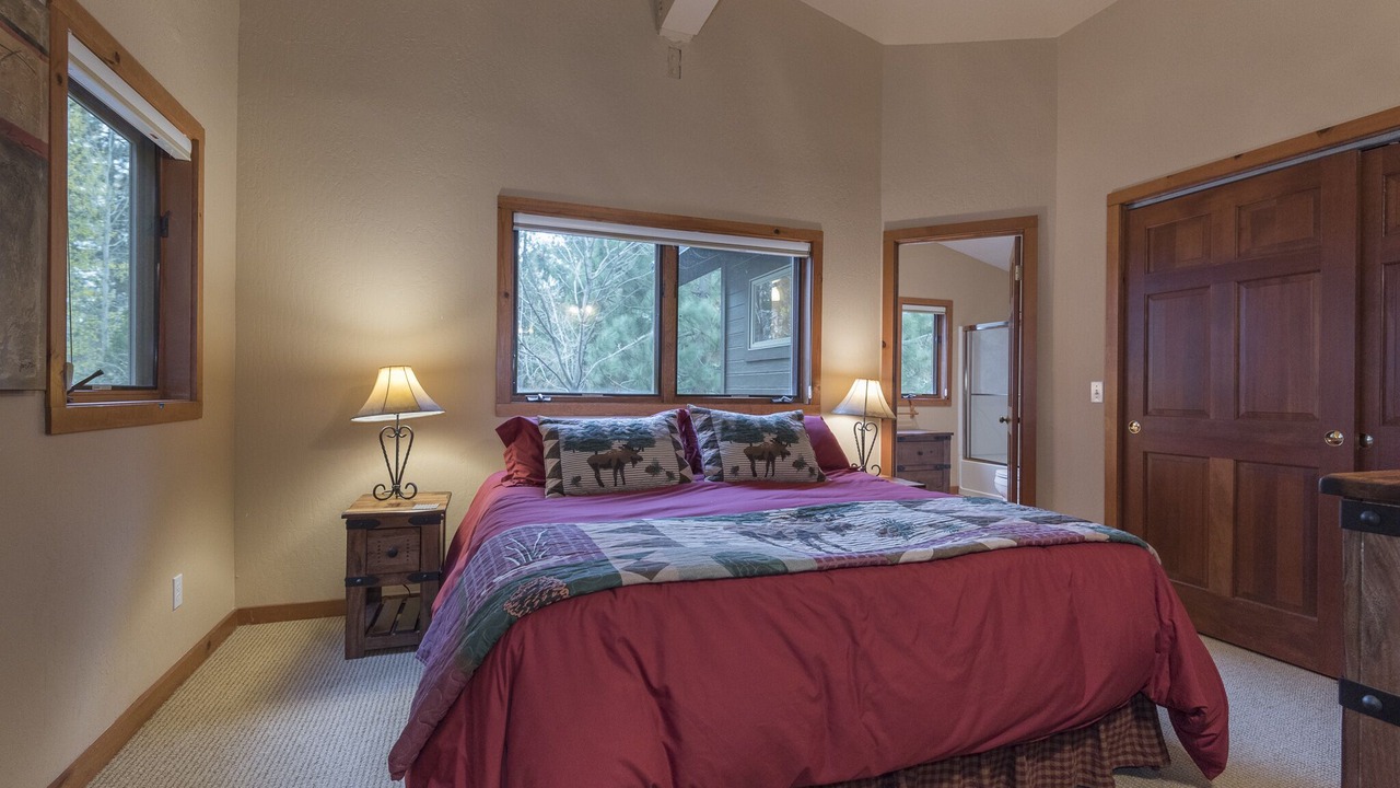 Photo of Bedroom in Lake Forest