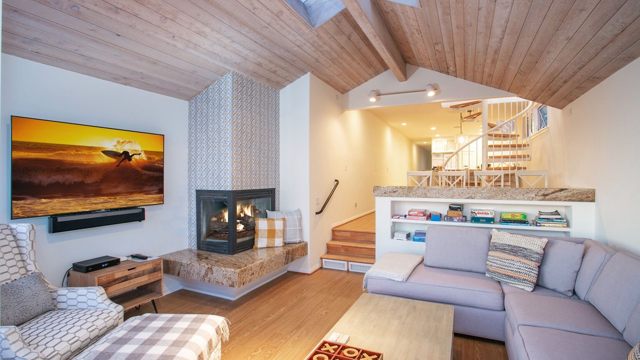 Photo of Livingroom in Balboa Peninsula
