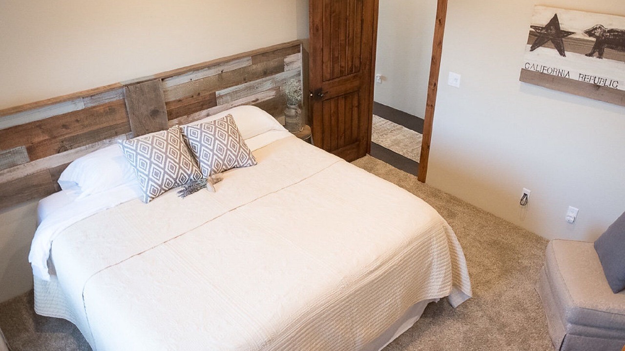 Photo of Bedroom in Oakhurst