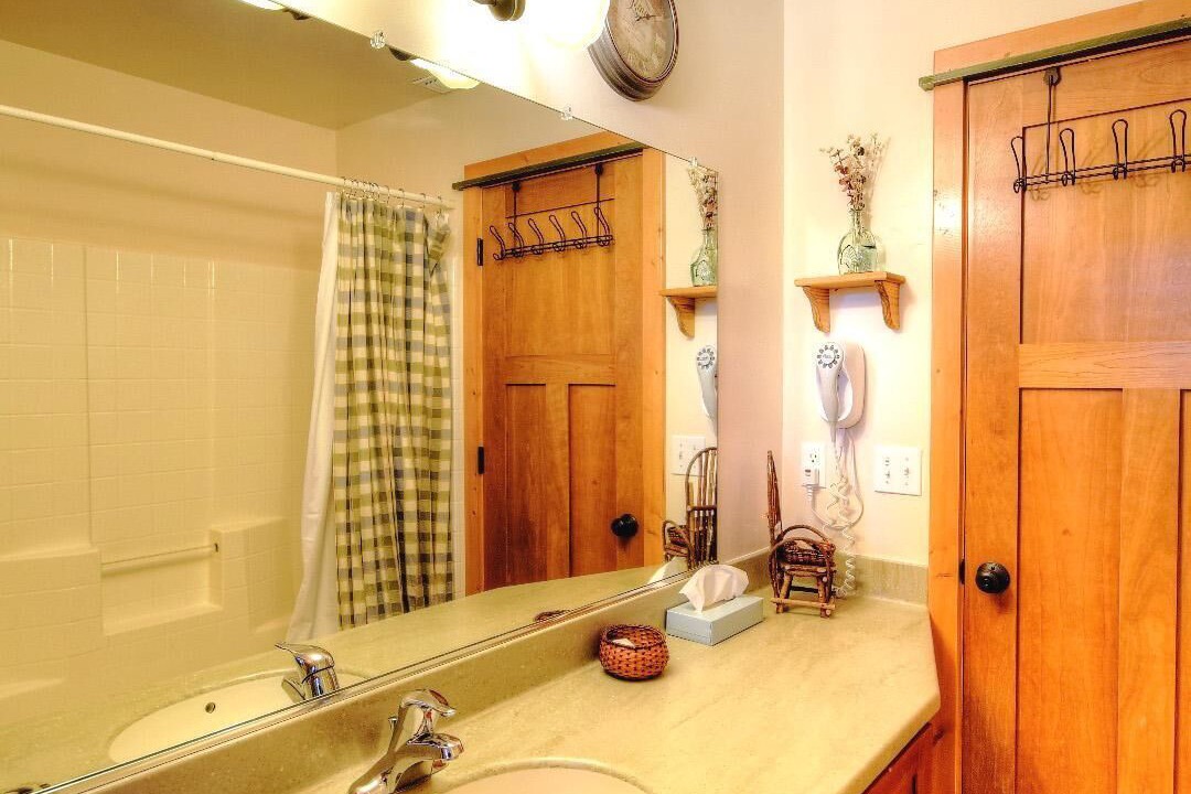 Photo of Bathroom in Yosemite West